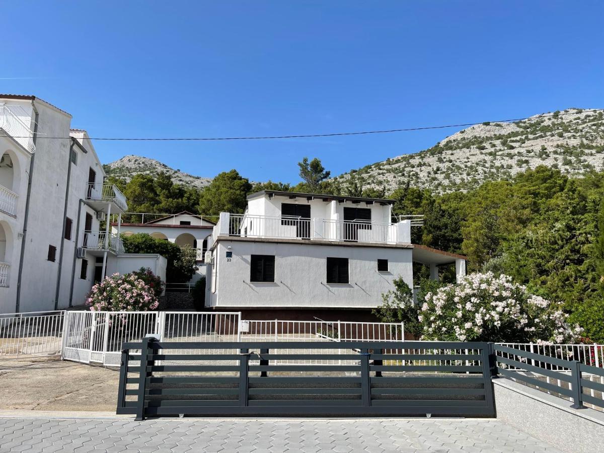 Apartmani Ficurin Starigrad Paklenica Exterior photo