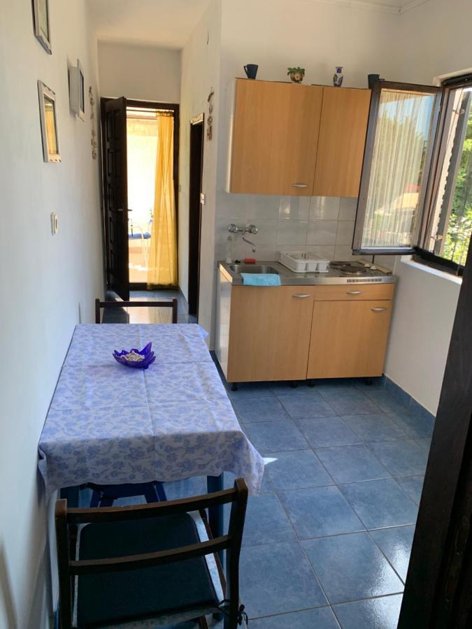 Apartmani Ficurin Starigrad Paklenica Exterior photo