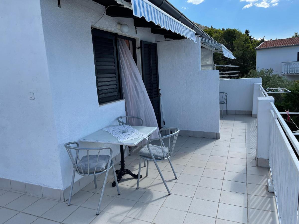 Apartmani Ficurin Starigrad Paklenica Exterior photo