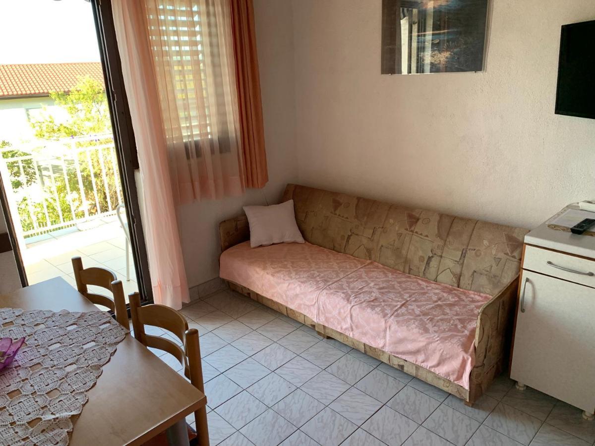 Apartmani Ficurin Starigrad Paklenica Exterior photo
