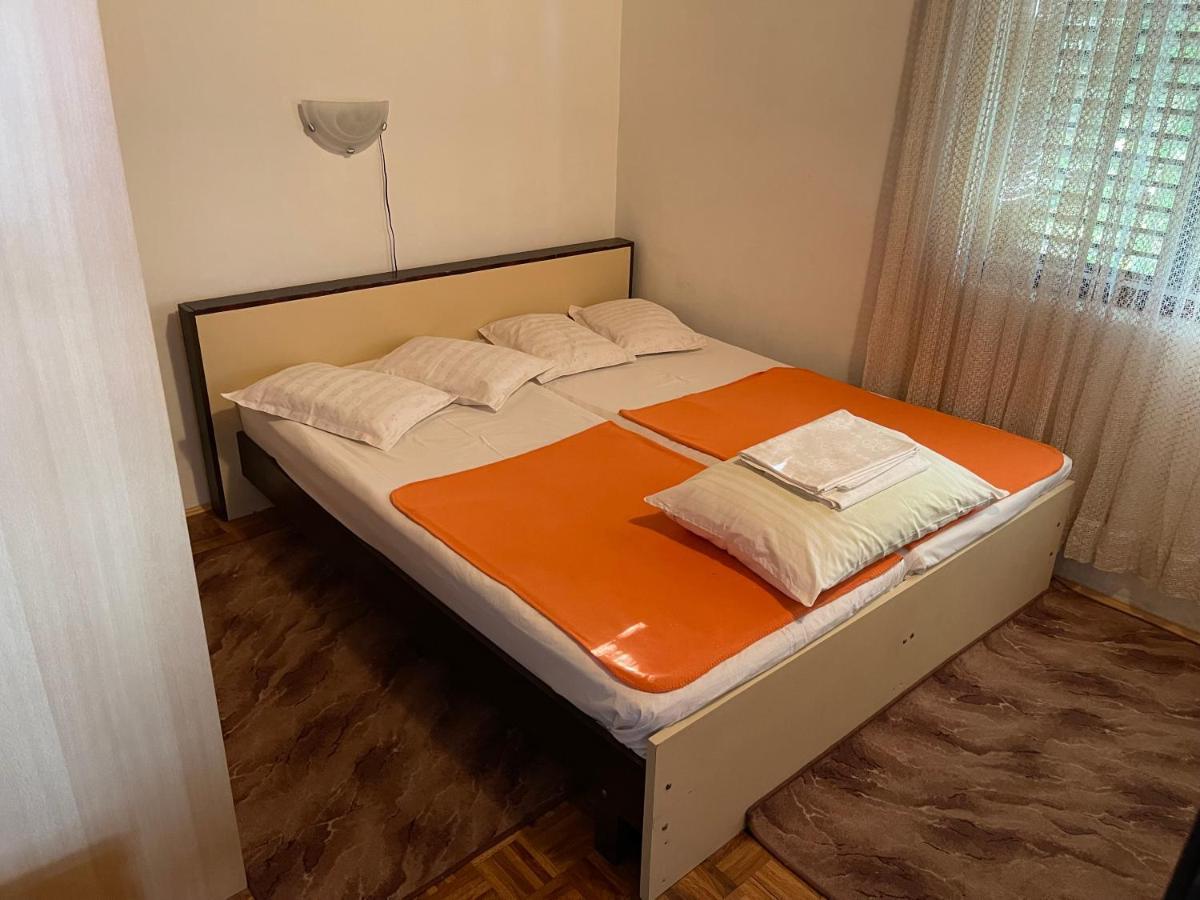 Apartmani Ficurin Starigrad Paklenica Exterior photo