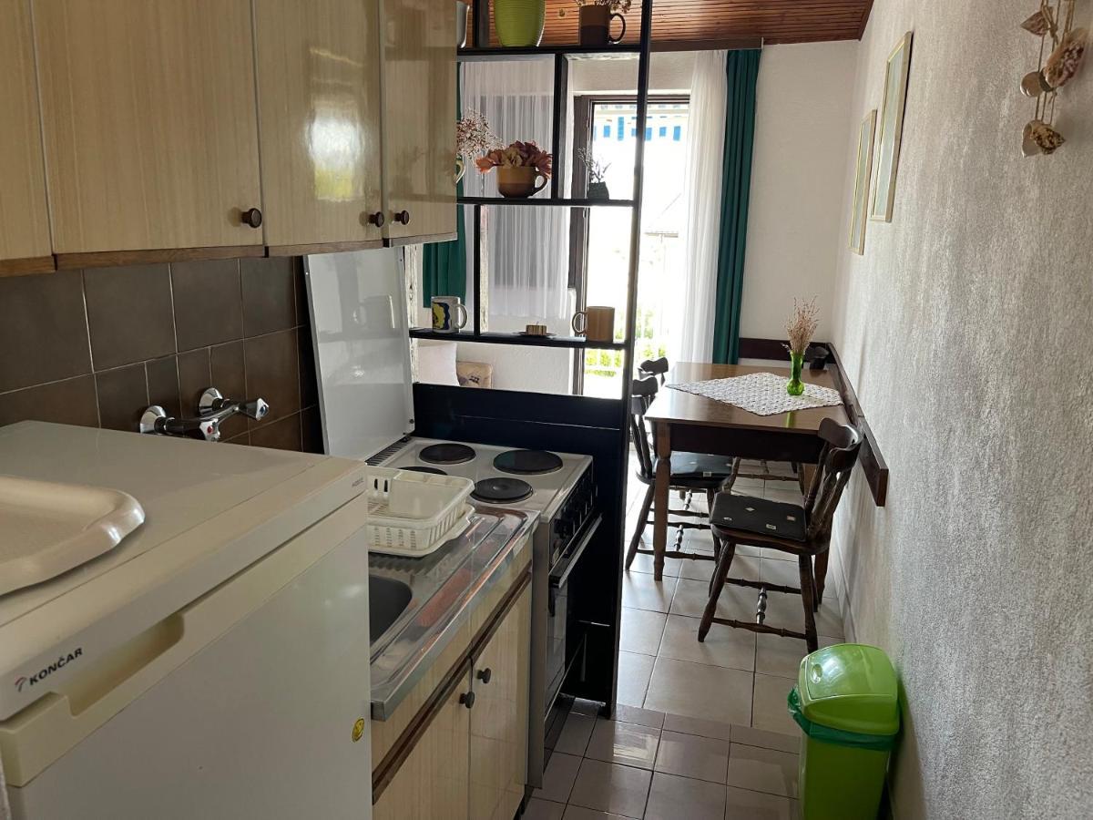Apartmani Ficurin Starigrad Paklenica Exterior photo